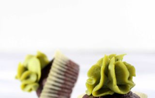 mini cupcakes al cioccolato fondente e Nutella di pistacchio caduto