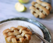 apple-pie-nella-mela-da-vicino