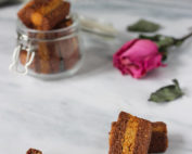 Biscotti-bicolore-al-cacao-e-integrali-spezzati