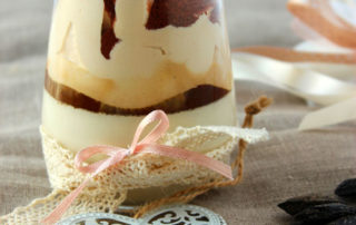 ricetta-panna-cotta-alla-fava-di-tonka-e-caffe-orizzontale