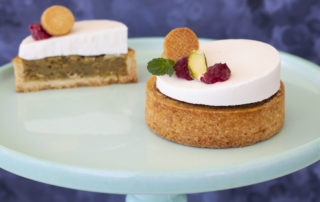 crostatine-con-frangipane-al-piastacchio-e-lamponi