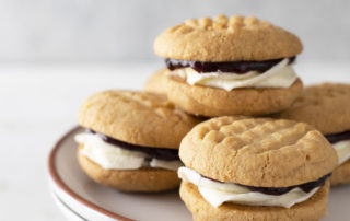 ricetta-biscotti-morbidi-al-burro-e-marmellata-vicino